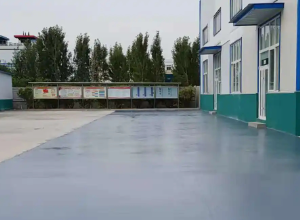 铜梁彩色路面喷涂翻新的材料对冬季
